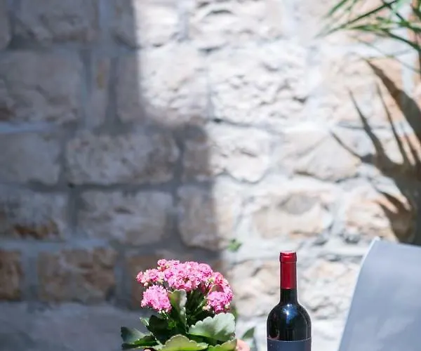 Mendi Gæstehus Trogir